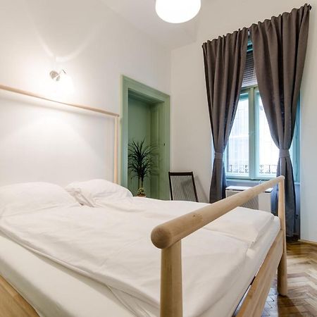B63 2 Bedroom Apartment In Heart Of City ブダペスト エクステリア 写真