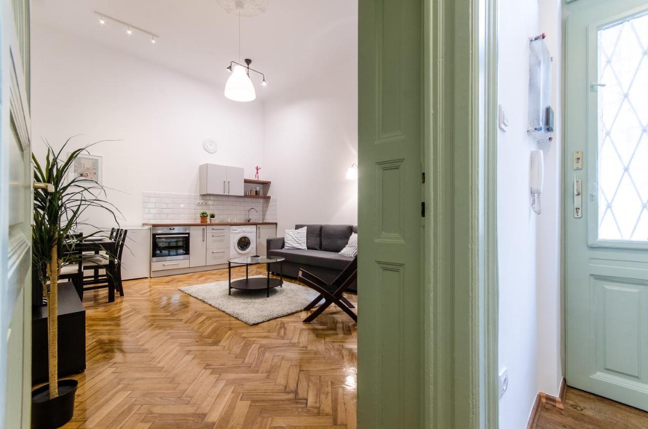 B63 2 Bedroom Apartment In Heart Of City ブダペスト エクステリア 写真