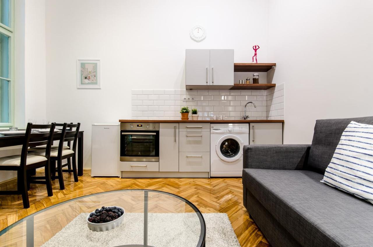 B63 2 Bedroom Apartment In Heart Of City ブダペスト エクステリア 写真