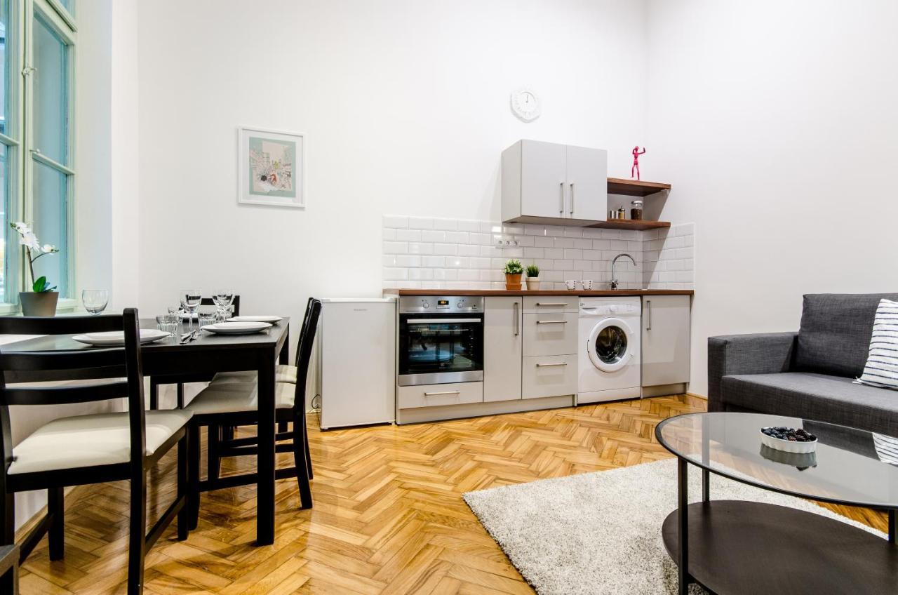 B63 2 Bedroom Apartment In Heart Of City ブダペスト エクステリア 写真